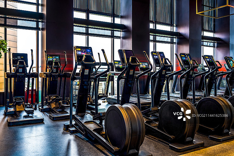 健身房健身器材图片素材