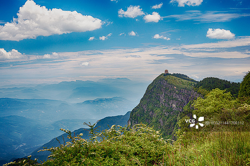 峨眉山最高峰万佛顶图片素材