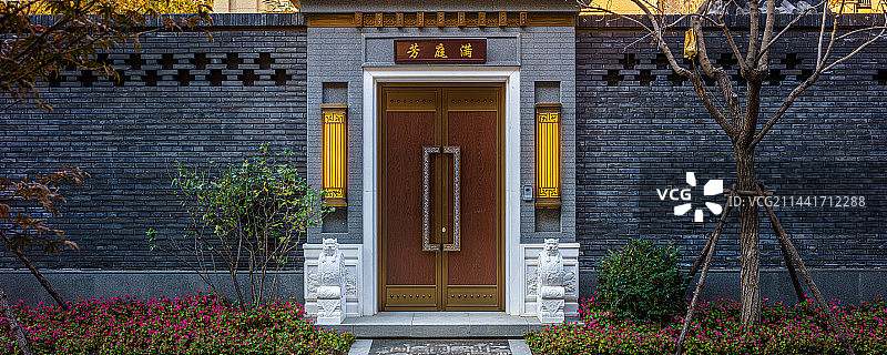 中式别墅大门口图片素材