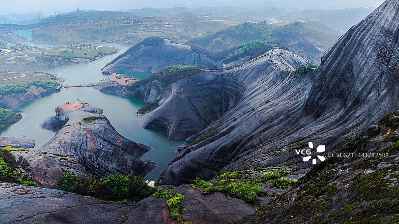 雨中高椅岭.湖南图片素材