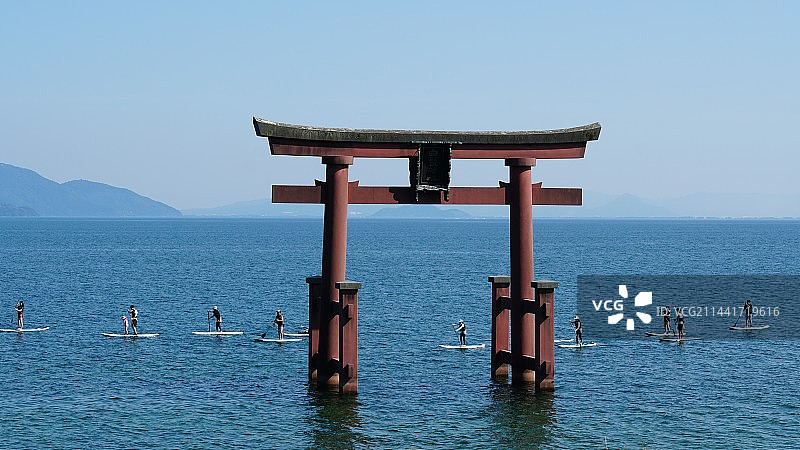 日本滋贺琵琶湖白须神社鸟居图片素材
