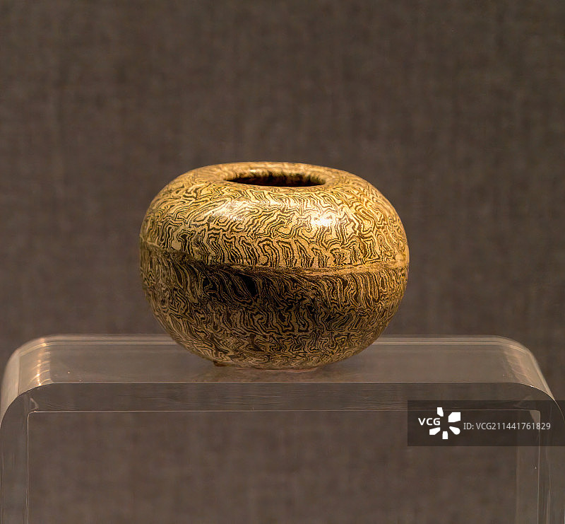 中国唐代瓷器，盂图片素材