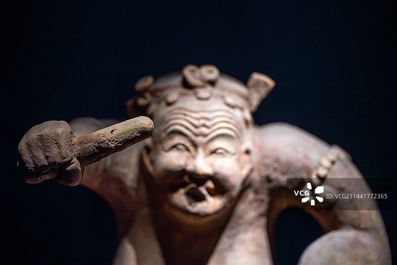 东汉红陶说唱俑图片素材