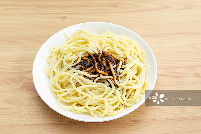 在家煮车仔面烹饪过程图片素材