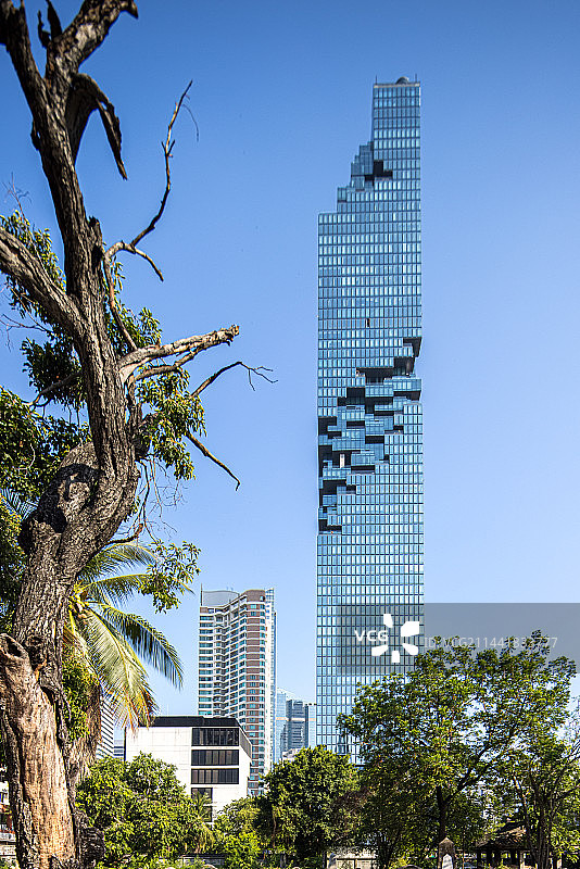 泰国曼谷市中心摩天大楼皇权像素大厦 | MahaNakhon Tower图片素材