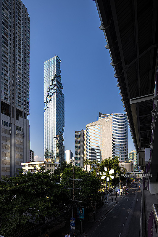 泰国曼谷市中心摩天大楼皇权像素大厦 | MahaNakhon Tower图片素材