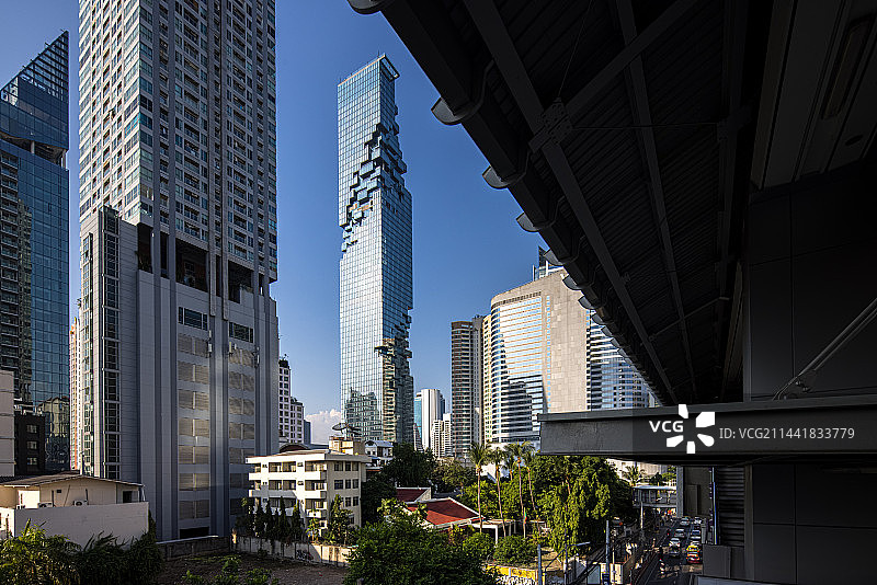 泰国曼谷市中心摩天大楼皇权像素大厦 | MahaNakhon Tower图片素材