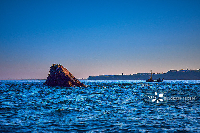 礁石 岛礁 浪花 海洋 岛屿 渔业图片素材