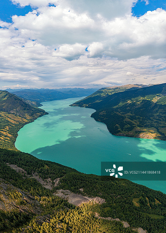 中国新疆阿勒泰布尔津县喀纳斯湖图片素材