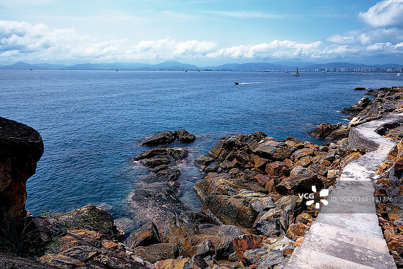 热带海岛风光三亚海景情人湾礁石图片素材