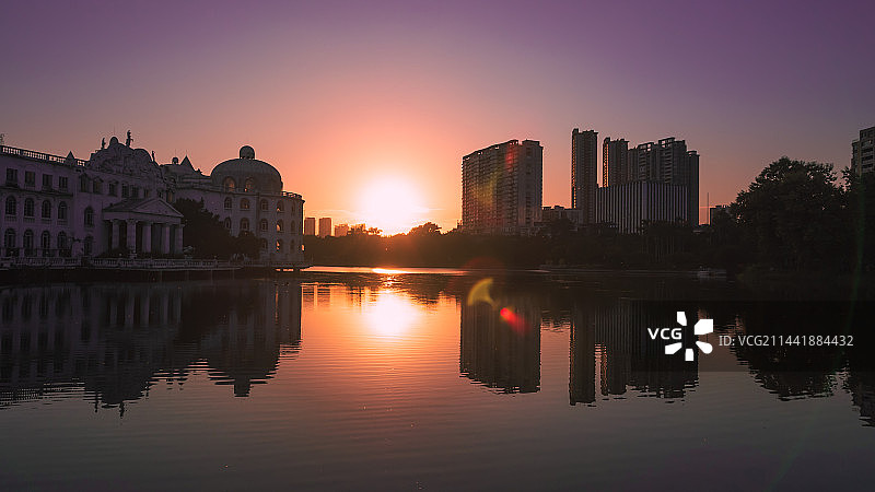 广州流花湖白宫日落晚霞景色图片素材