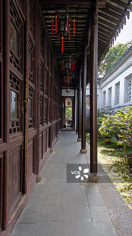 苏州园林网师园，建筑外走廊图片素材
