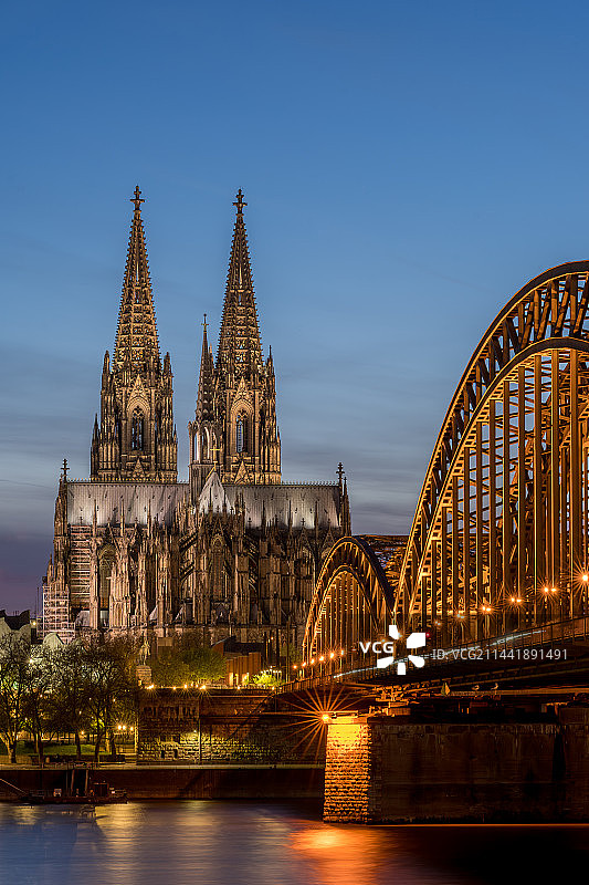 科隆大教堂以及霍亨索伦桥图片素材