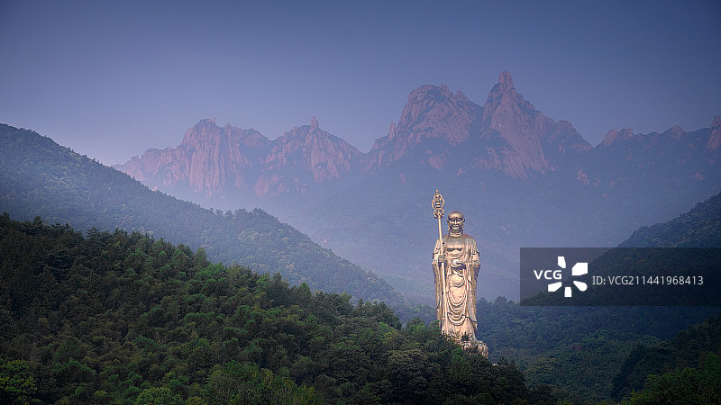 九华山中的地藏王圣象图片素材
