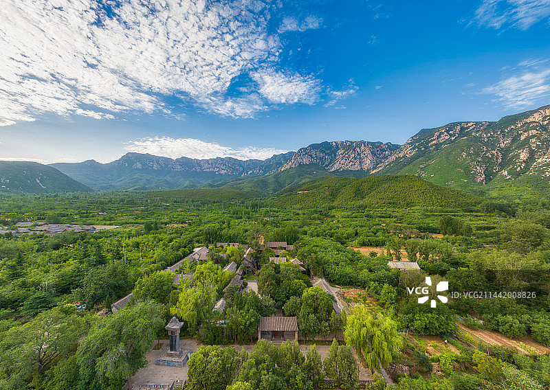 河南省郑州市登封市，世界文化遗产、中国古代高等学府（嵩阳书院）夏季户外航拍图片素材