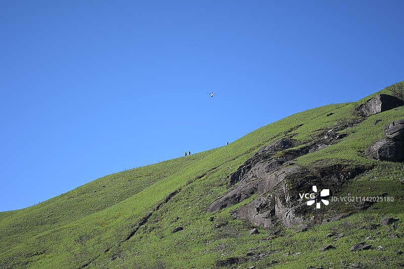蓝天映衬下的风景图片素材