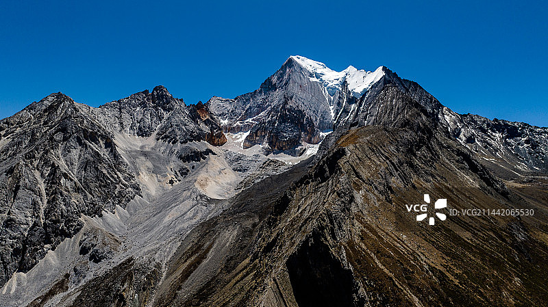 稻城亚丁央迈勇雪山图片素材