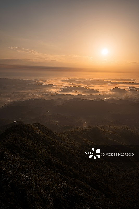 大洪山金顶云海日出图片素材