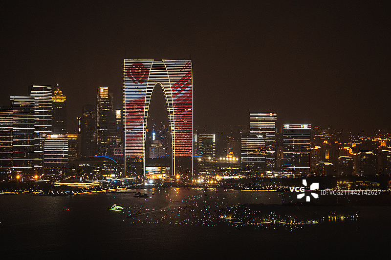 东方之门建党70周年灯光秀图片素材