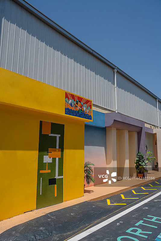 上海金山七彩街道图片素材