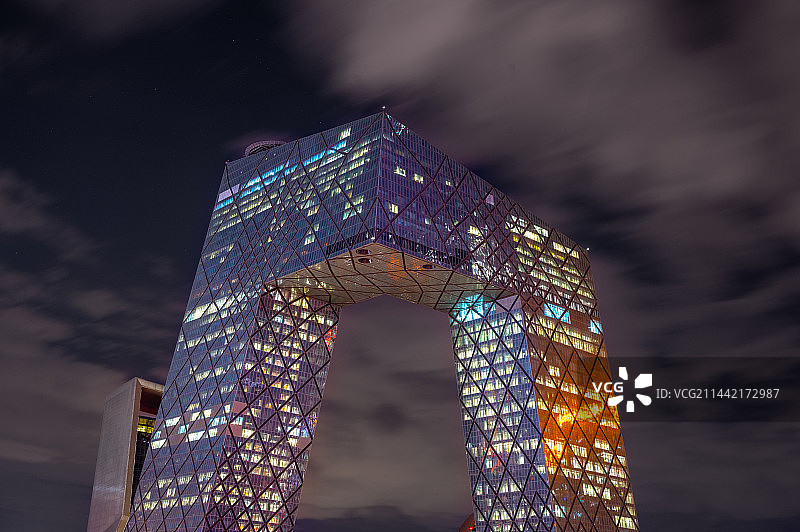 夜晚的北京央视大厦图片素材