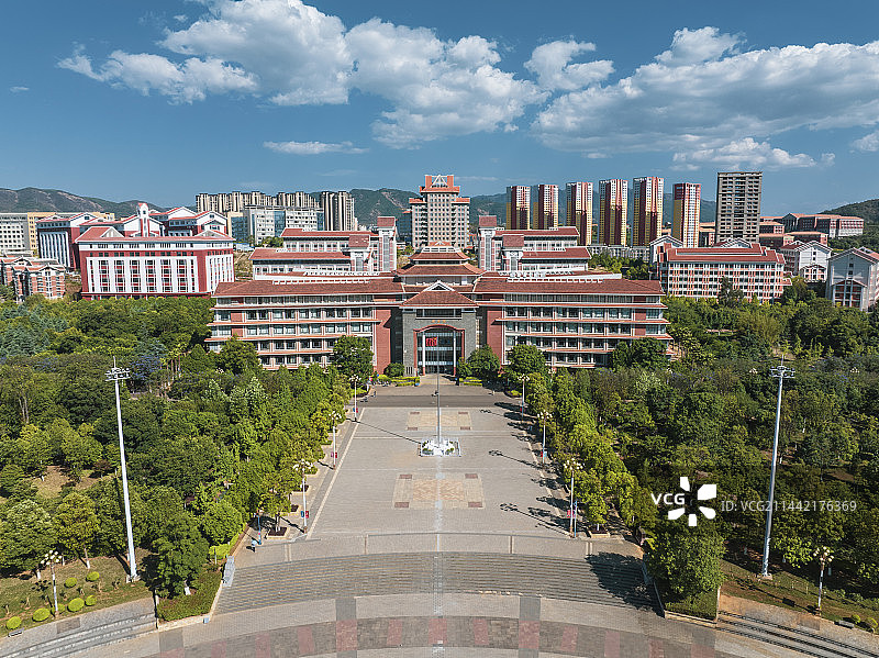 航拍云南民族大学全景图图片素材