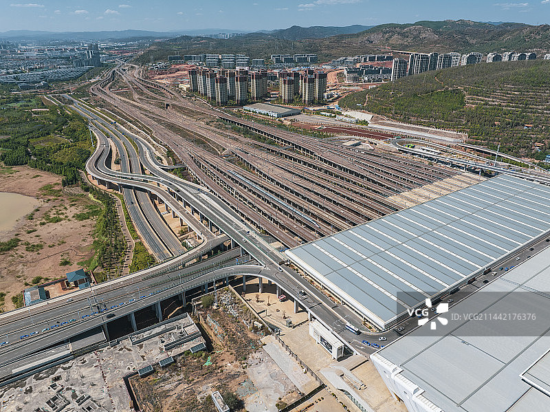 航拍昆明南站图片素材