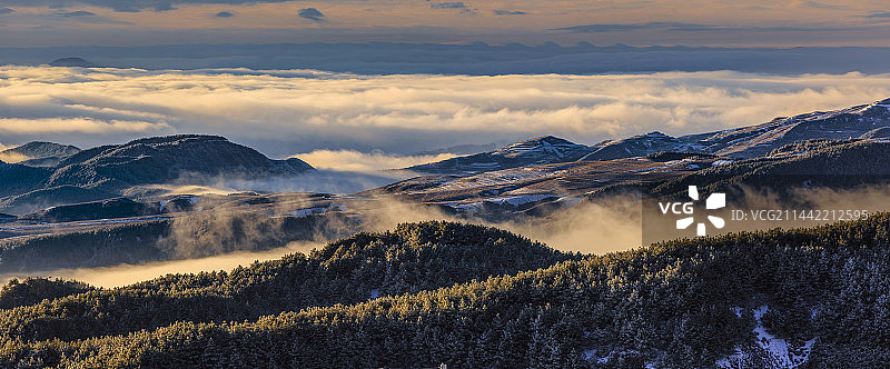 云南昭通，大山包的夕阳，晚霞，云海图片素材