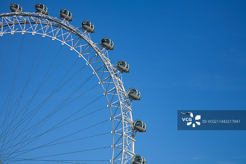 飞过伦敦眼图片素材