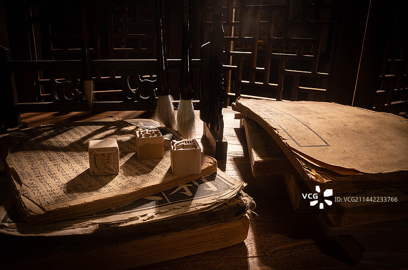 古书线装书古籍文字汉字特写图片素材