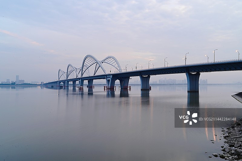 横渡钱塘图片素材