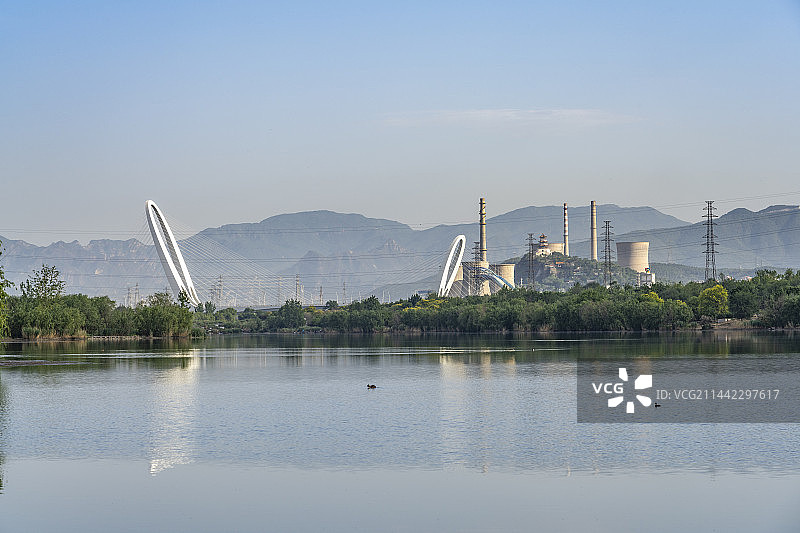 夏天莲石湖新首钢大桥风景图片素材