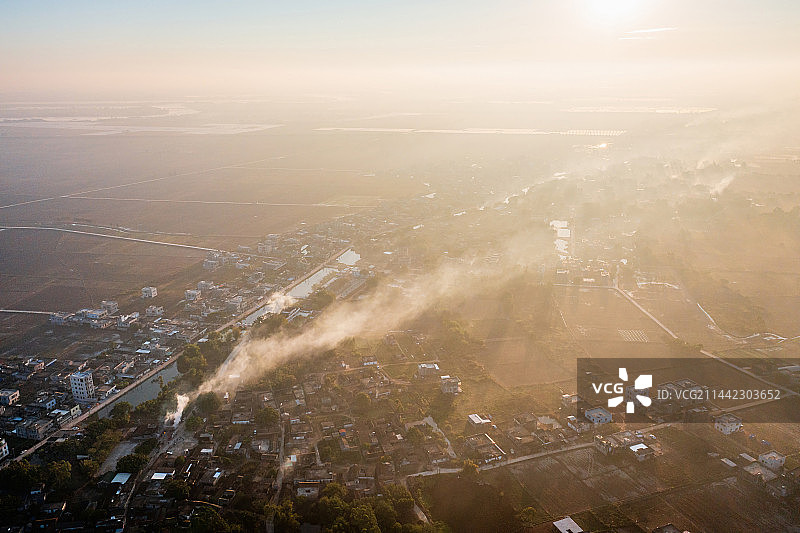 广东雷州南渡河沿岸村庄图片素材