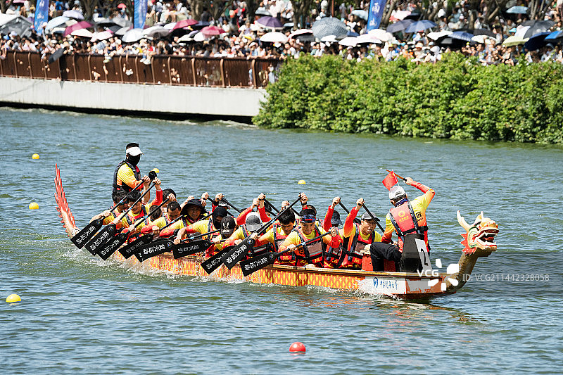 6月22日端午节，深圳市南山区2023大沙河生态环长廊龙舟邀请赛将在南山区大沙河举行。图片素材
