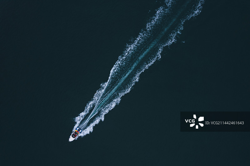 乘风破浪的船图片素材