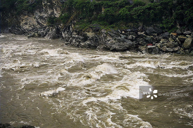 泸定县，磨西镇，大渡河，海螺沟，铁索桥，中国长江支流岷江的正源或最大支流图片素材