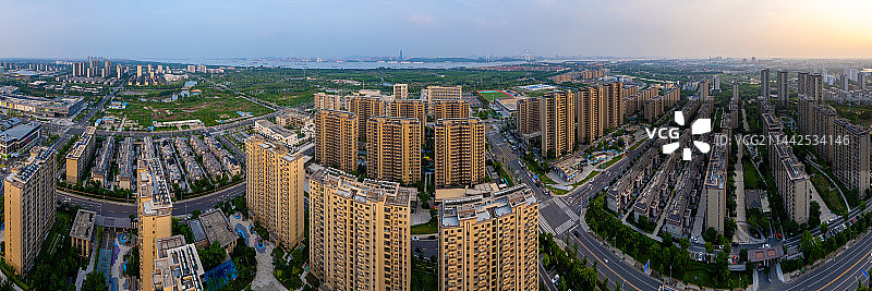 沿江绿色生态都市航拍全景图图片素材