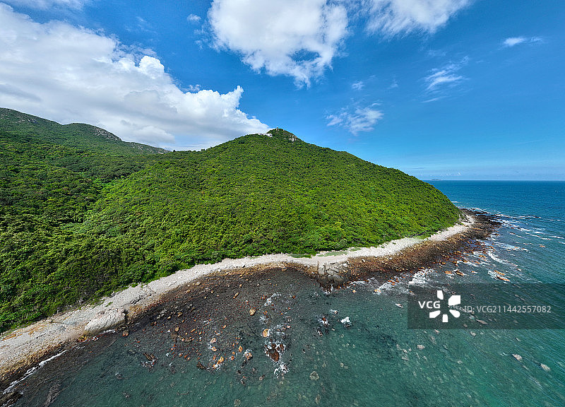 广东省深圳市大鹏新区南澳西涌海滨浴场与深圳天文台航拍图片素材