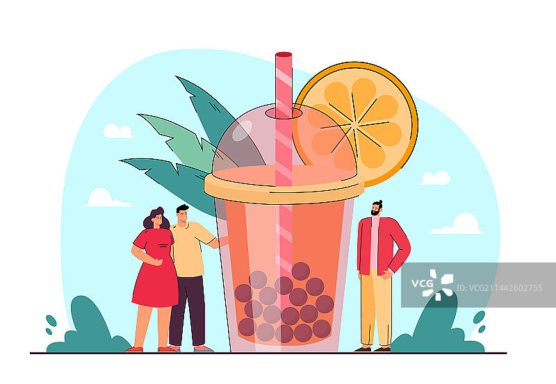 站在巨大气泡玻璃杯旁的小人图片素材