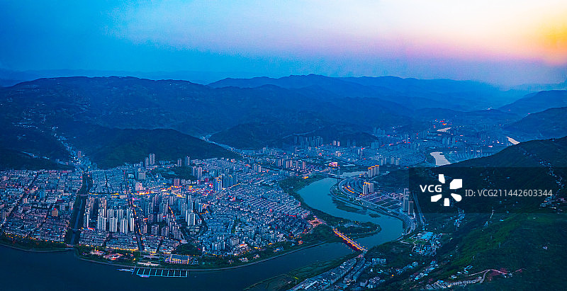 鸟瞰开州区夜景图片素材