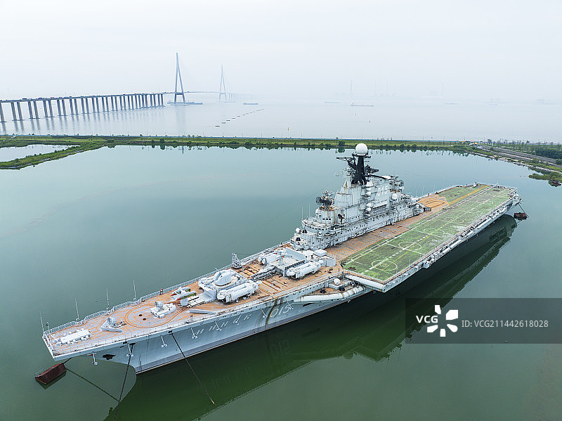 航拍南通航母主题公园-明斯克号航母图片素材
