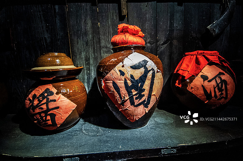 《酒坛》图片素材