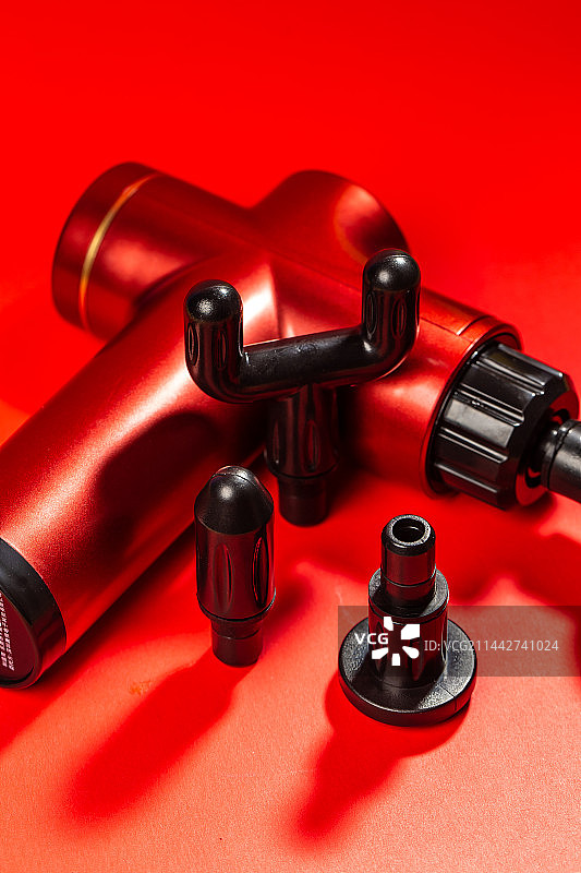 健身按摩的筋膜枪图片素材