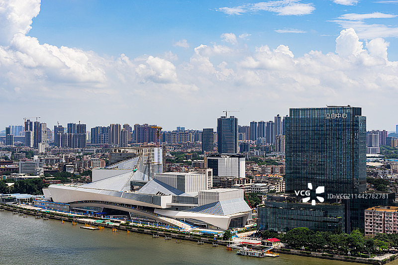 中国广州白鹅潭商务区和白鹅潭大湾区艺术中心建筑风光图片素材