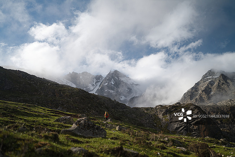 川西小金县大二普重装徒步图片素材