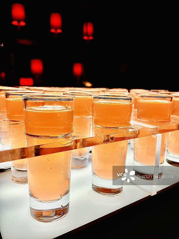 桌上饮料特写镜头图片素材