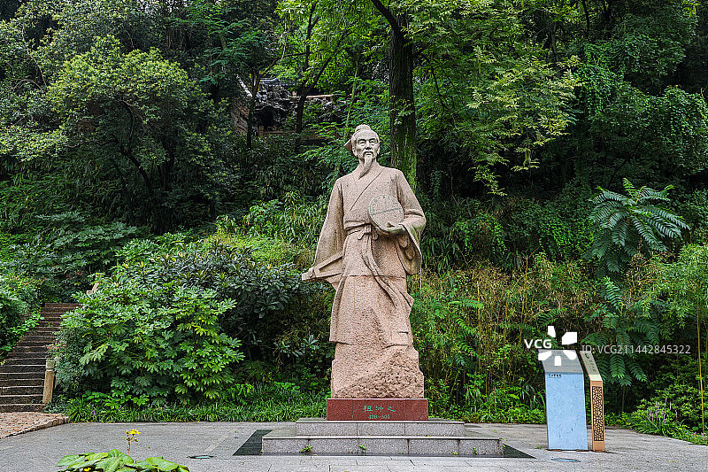 苏州昆山亭林园祖冲之雕像图片素材