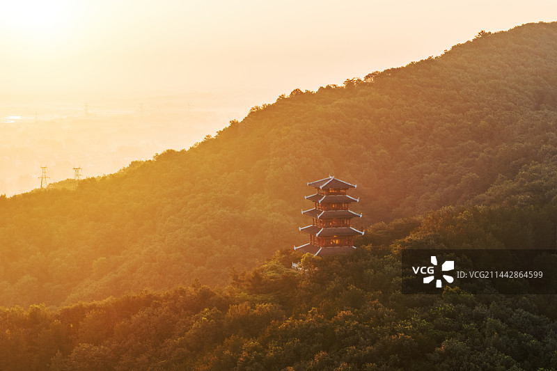 河南信阳震雷山平山塔日出风景图片素材