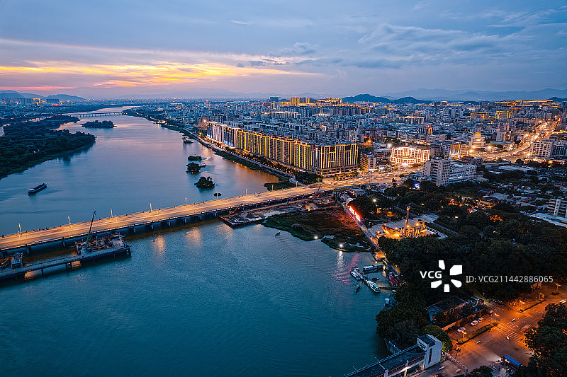 航拍外砂大桥城市风光夜景图片素材