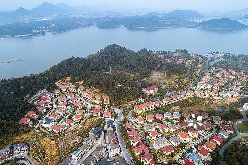 蝶舞青山湖-浙江省杭州市临安区图片素材